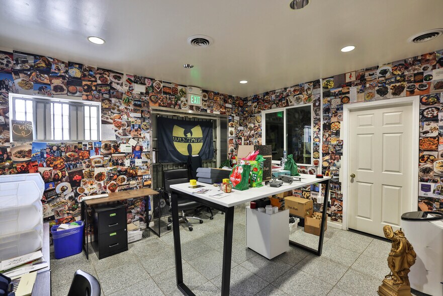 More Photos Of 707 Douglas Ave, Oakland Manufacturing For Lease