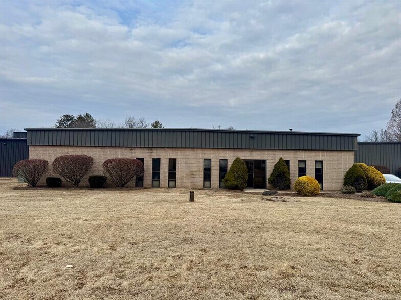 More Photos Of 8 Baldwin Dr, Branford Manufacturing For Lease