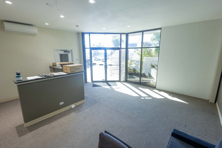 More Photos Of 99-1342 Koaha Pl, Honolulu Warehouse For Lease