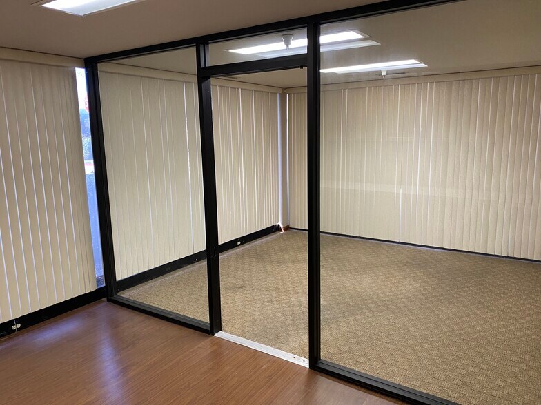 More Photos Of 430 N Canal St, South San Francisco Manufacturing For Sale