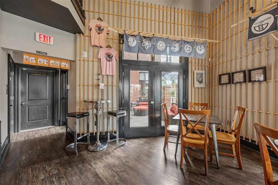 More Photos Of 1010 Martin St, Iowa City Office For Sale