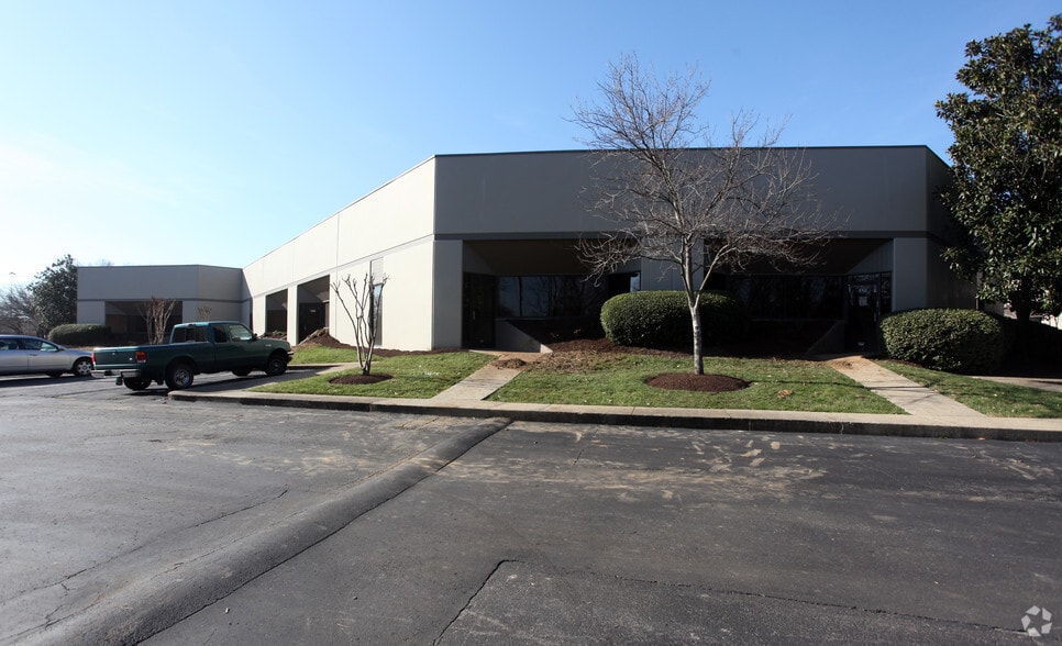 More Photos Of 475 Metroplex Dr, Nashville Light Distribution For Lease