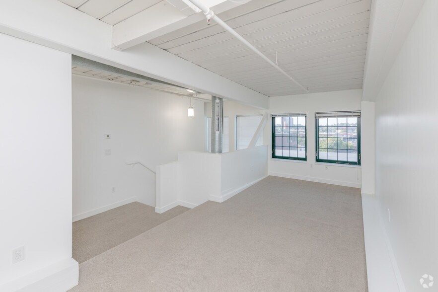 More Photos Of 166 Valley St, Providence Apartments For Sale