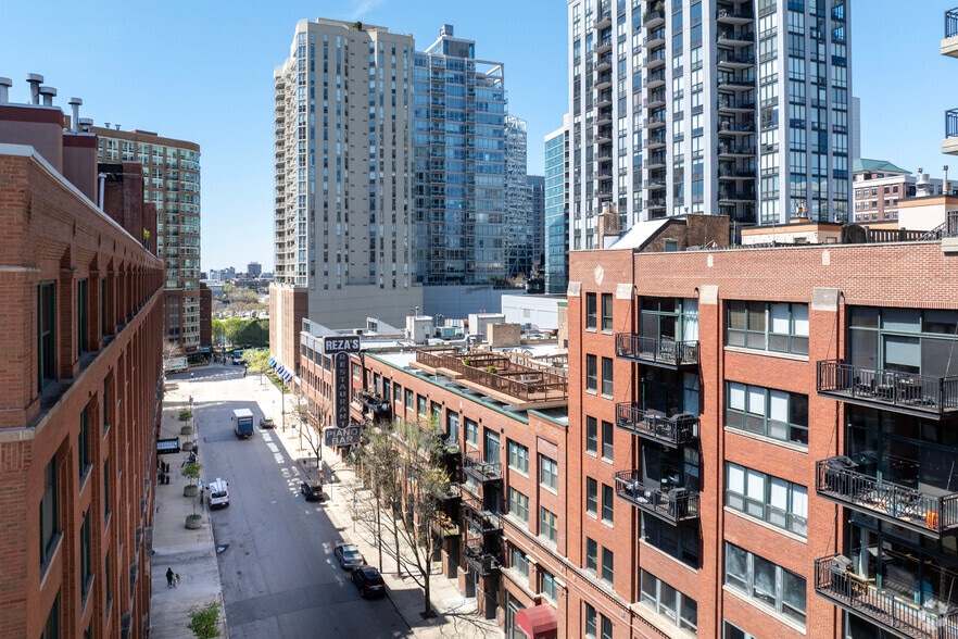 More Photos Of 434 W Ontario St, Chicago Loft Creative Space For Lease