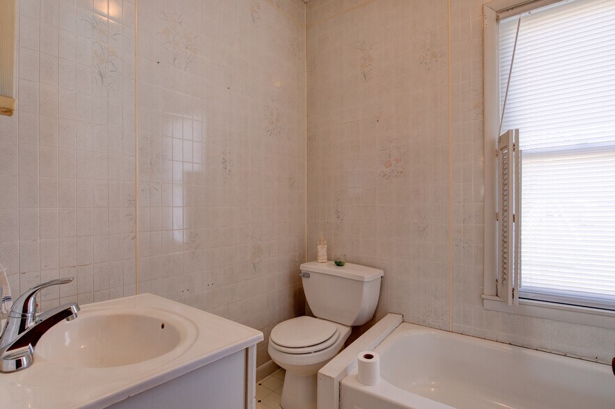 More Photos Of 12228 Indiana St, Leopold Storefront Retail Office For Sale