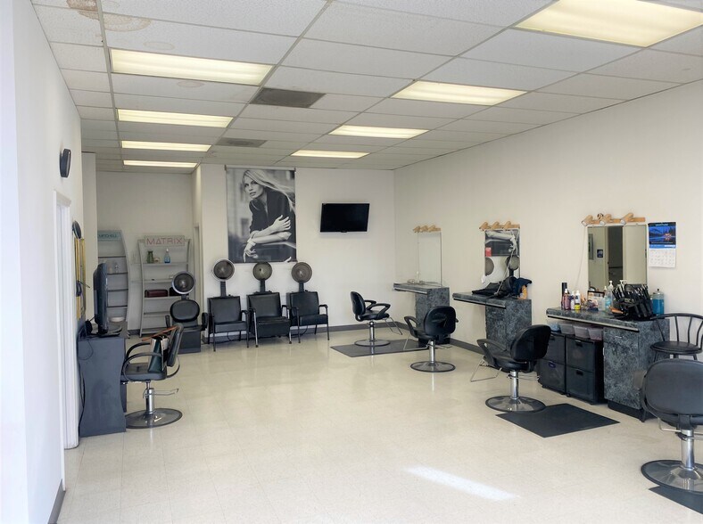More Photos Of 15725 Hawthorne Blvd, Lawndale Unknown For Lease