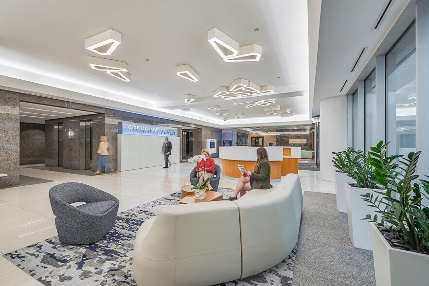 More Photos Of 5949 Sherry Ln, Dallas Office For Sale