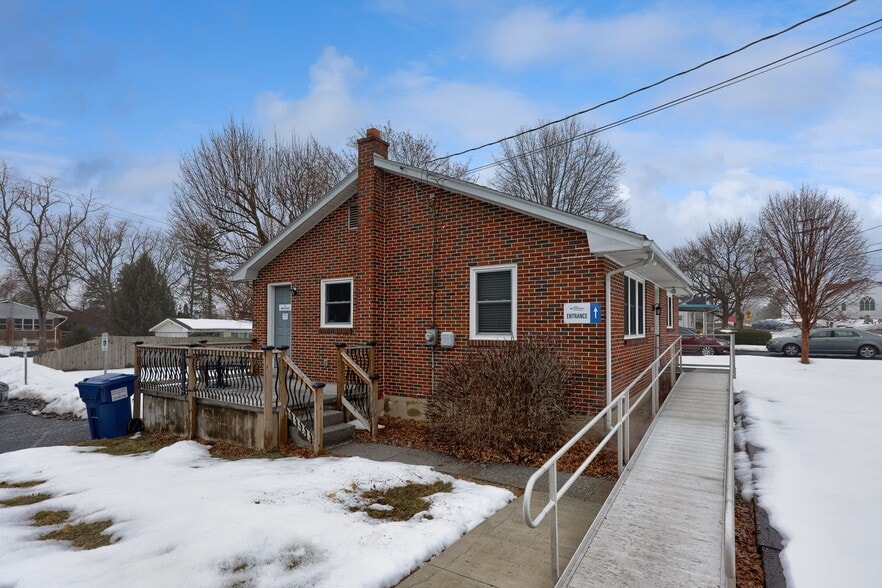 More Photos Of 445 Mountville Dr, Lebanon Office For Sale