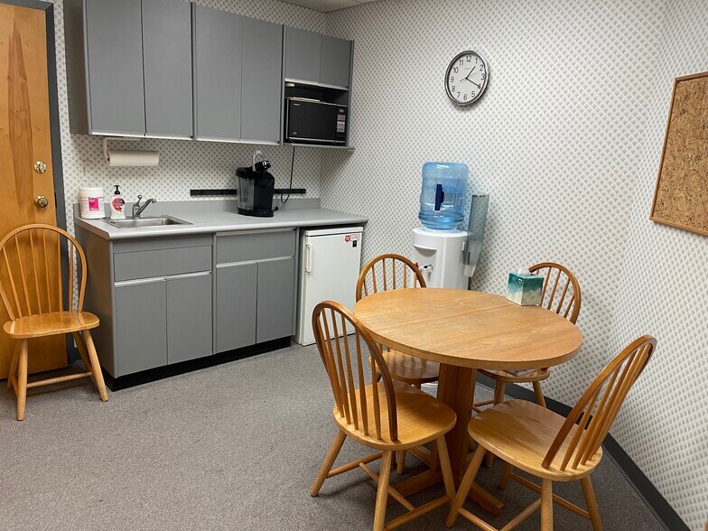 More Photos Of 1553 State Route 27, Somerset Medical For Sale