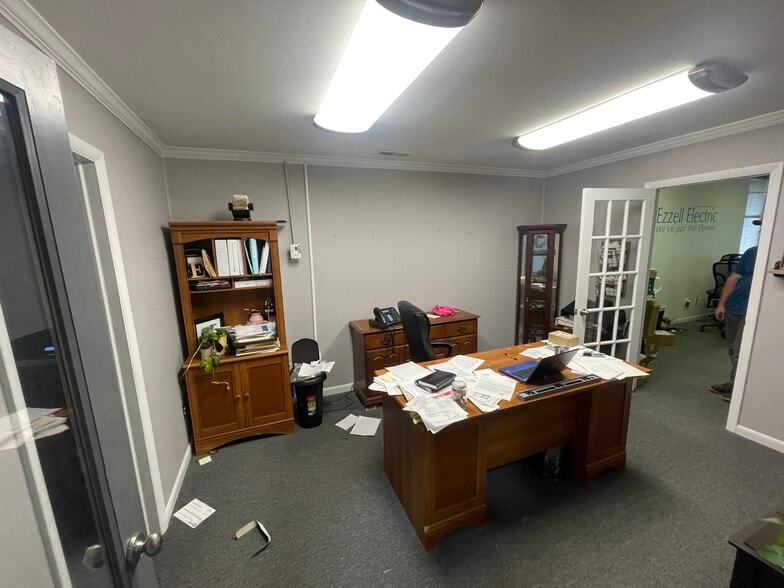 More Photos Of 1600 S Clinton Ave, Dunn Warehouse For Sale