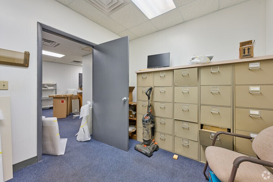 More Photos Of 107 Norris Dr, Rochester Warehouse For Lease