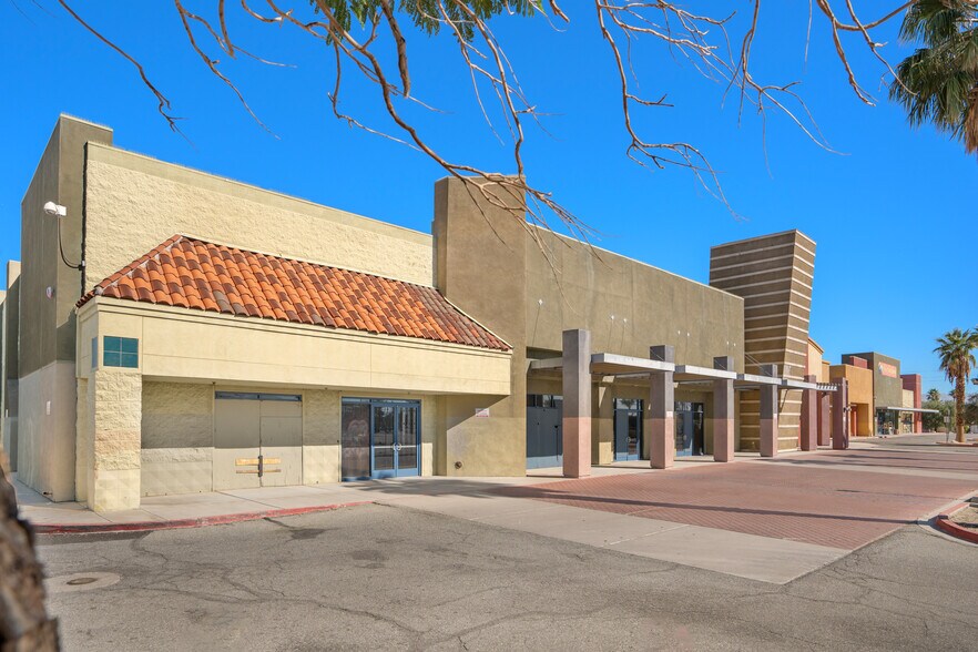 More Photos Of 31033 Date Palm Dr, Cathedral City Storefront For Sale