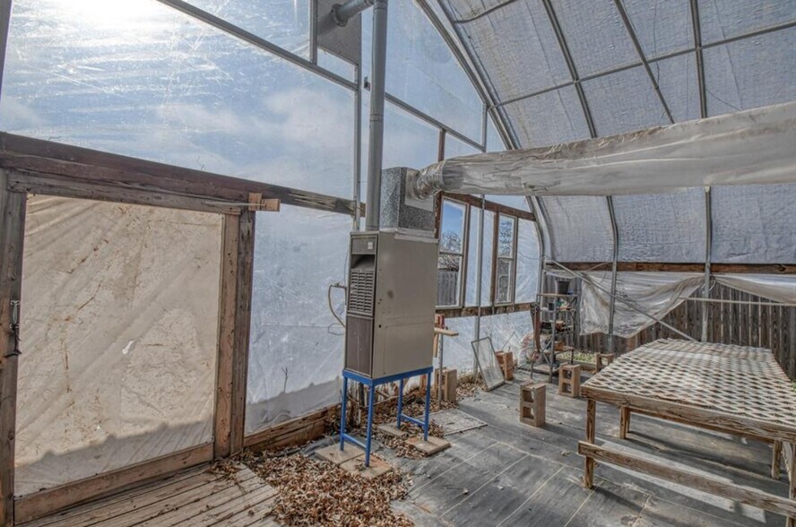 More Photos Of 521 Eel River St, Purcell General Retail For Sale