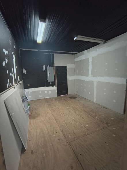 More Photos Of 202 E. North Main Street, Littleton General Retail For Sale