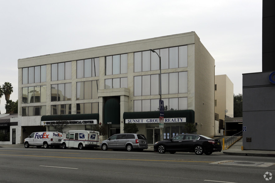 Primary Photo Of 16250 Ventura Blvd, Encino Medical For Lease