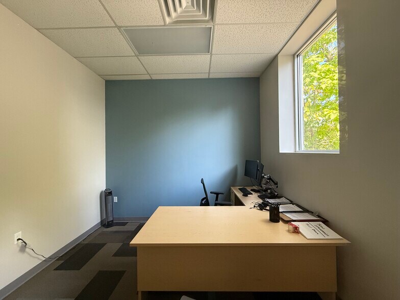 More Photos Of 2809 Banksville Rd, Pittsburgh Office For Lease