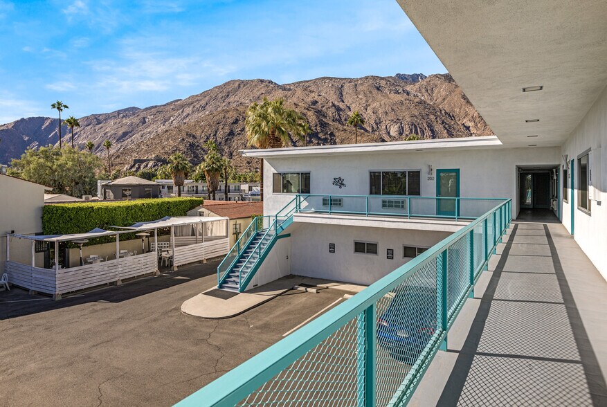 More Photos Of 664-668 N Palm Canyon Dr, Palm Springs Office For Lease