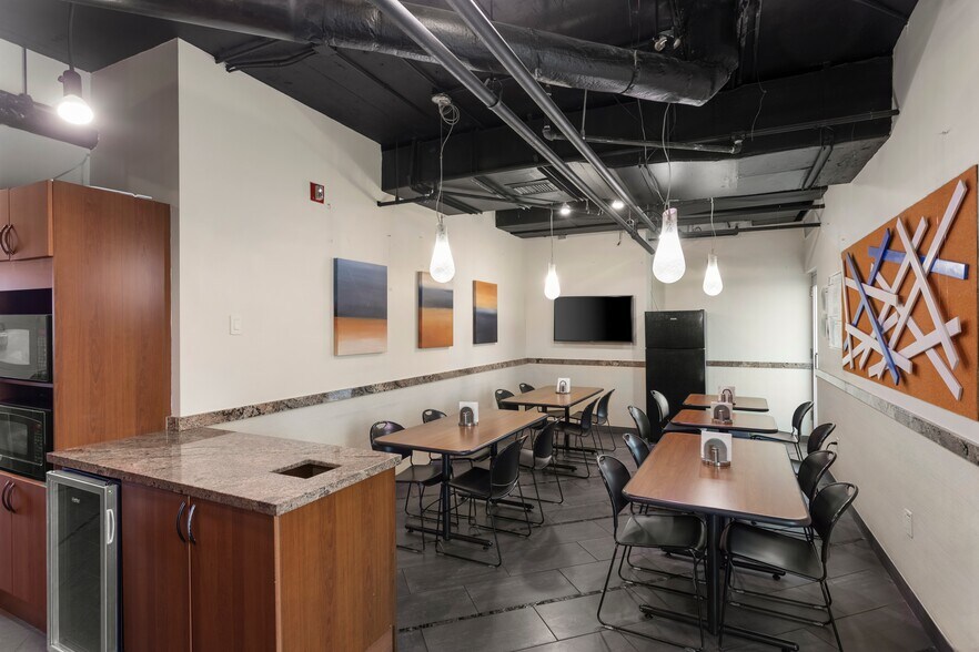More Photos Of 4770 Biscayne Blvd, Miami Office For Sale
