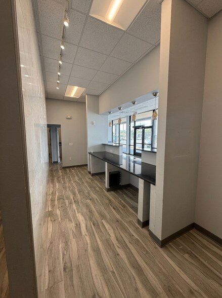More Photos Of 7701 W Hillsborough Ave, Tampa Storefront For Lease