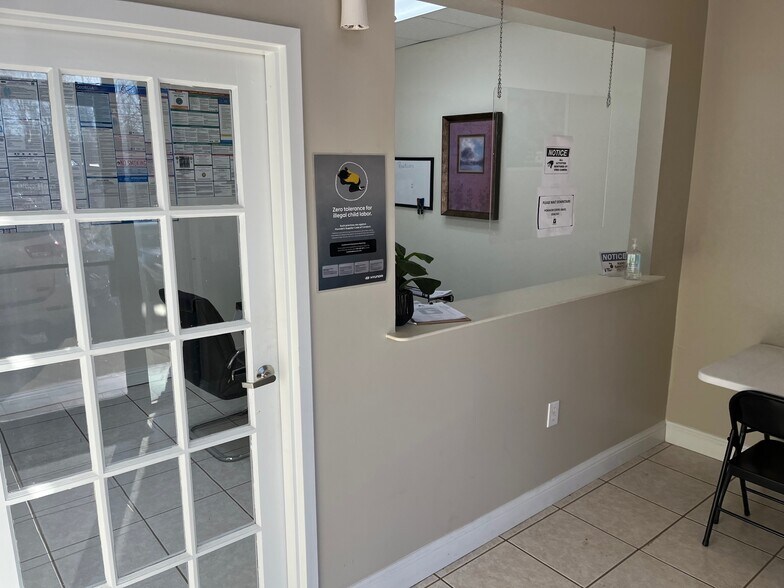 More Photos Of 28 Veterans Memorial Pky, Lanett Office For Lease