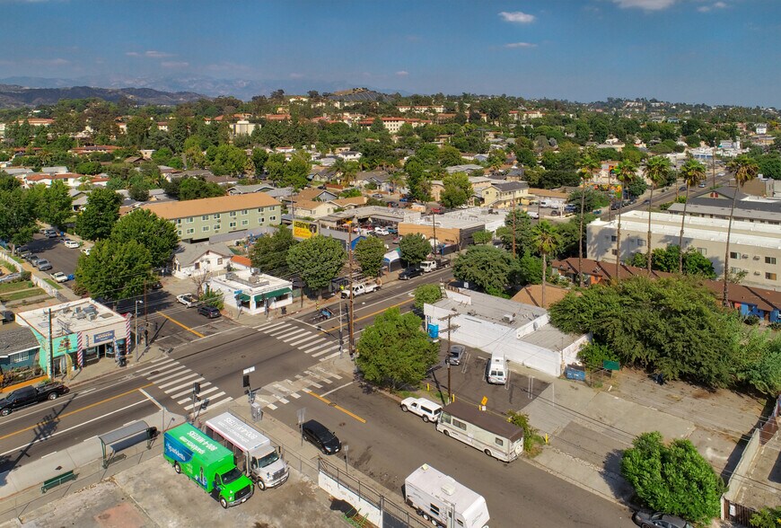 More Photos Of 4604 York Blvd, Los Angeles Freestanding For Sale