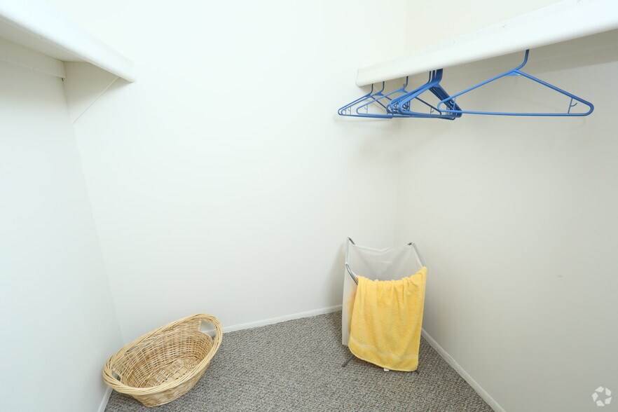 More Photos Of 831 Green Rd, Ypsilanti Apartments For Sale