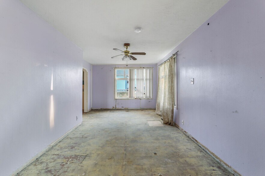 More Photos Of 6350 NE 66th Ave, Portland Flex For Sale