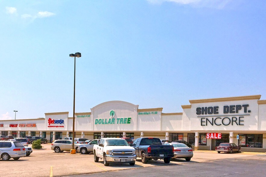 More Photos Of 1020-1112 W Main St, Gun Barrel City Freestanding For Lease