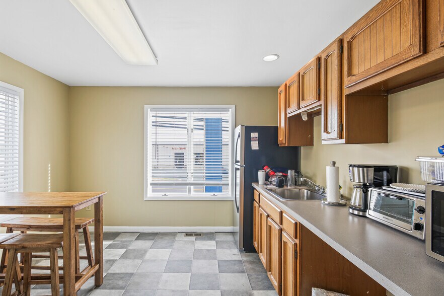 More Photos Of 808 Baltimore Pike, Bel Air Medical For Sale