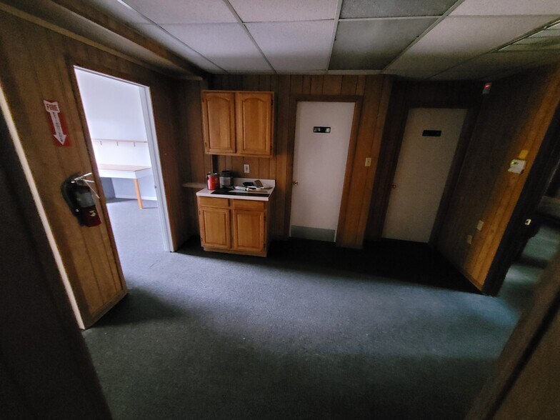 More Photos Of 4714 Nuckols Crossing Rd, Austin Warehouse For Lease