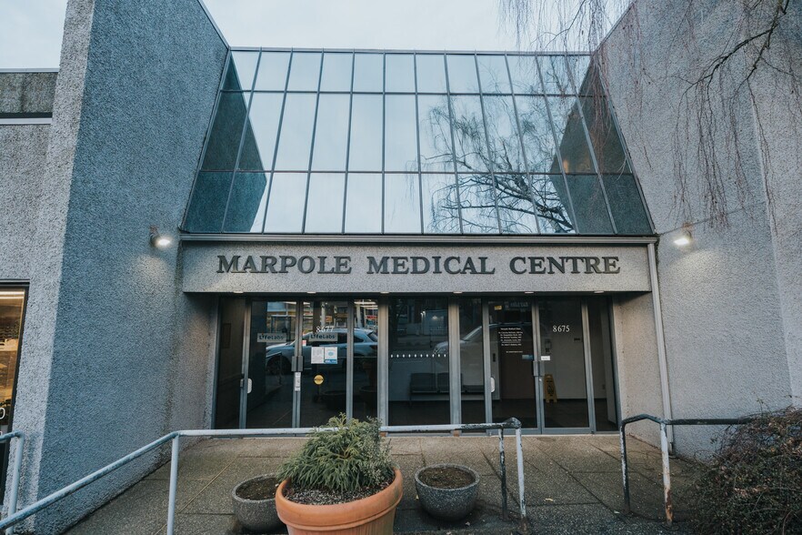 More Photos Of 8675-8679 Granville St, Vancouver Medical For Sale