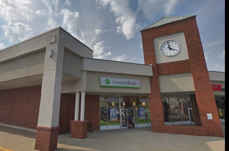 More Photos Of 561 US Highway 1, Edison Bank For Lease