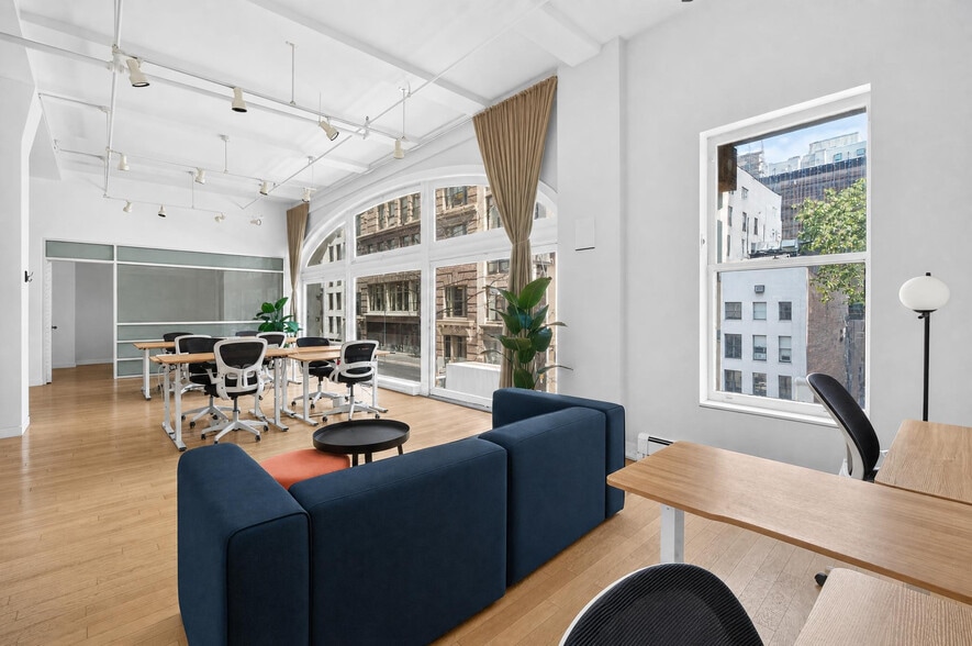 More Photos Of 40-42 W 17th St, New York Apartments For Lease