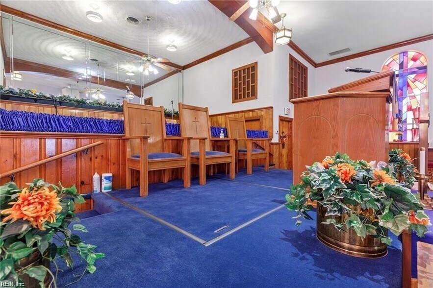 More Photos Of 1613 E Washington St, Suffolk Religious Facility For Sale