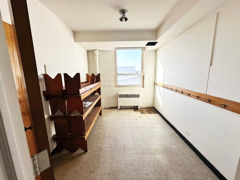 More Photos Of 2000 W Roosevelt Rd, Broadview Religious Facility For Sale