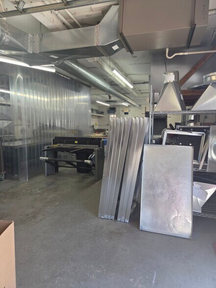 More Photos Of 176 Kinderkamack Rd, Park Ridge Warehouse For Lease