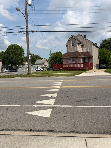 More Photos Of 524 Cleveland St, Elyria Office For Lease