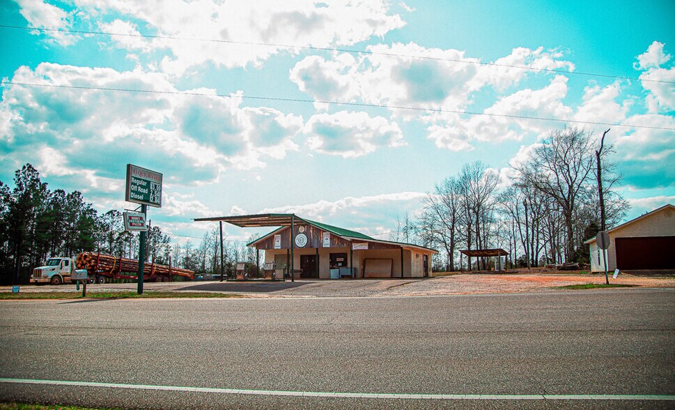 More Photos Of 2777 Hwy 83, Evergreen Service Station For Sale