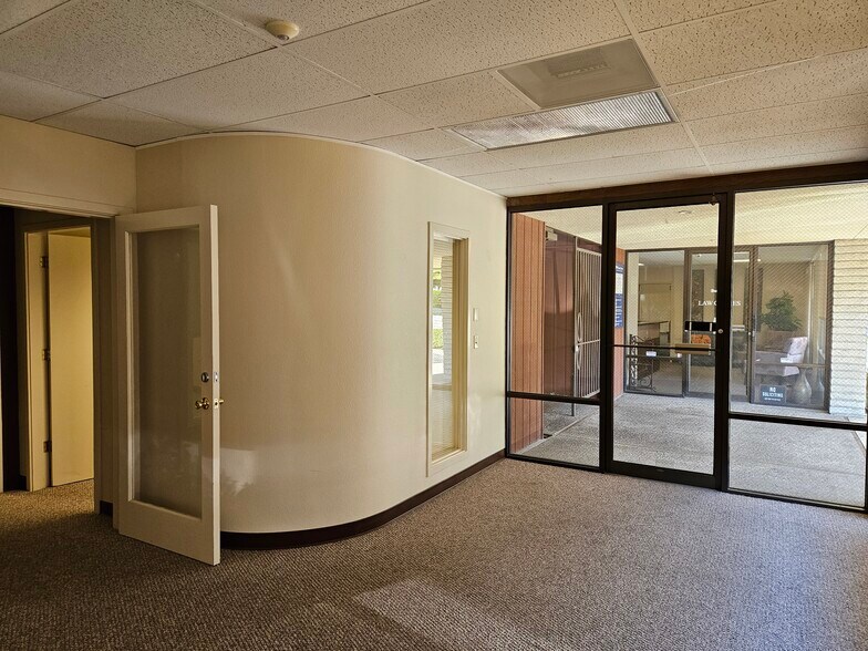 More Photos Of 909 15th St, Modesto Office For Lease