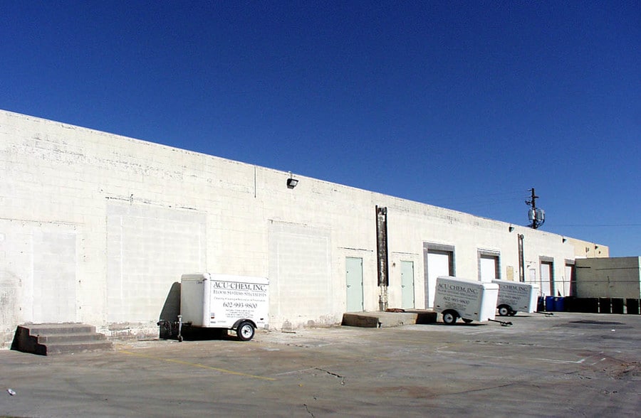 More Photos Of 2225 W Mountain View Rd, Phoenix Warehouse For Lease