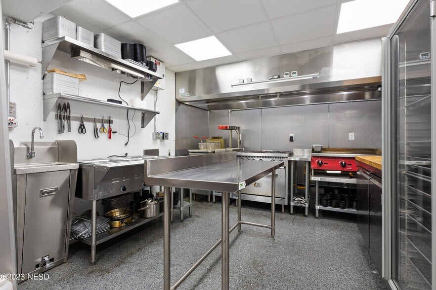 More Photos Of 411 3rd Ave, Clear Lake Restaurant For Sale