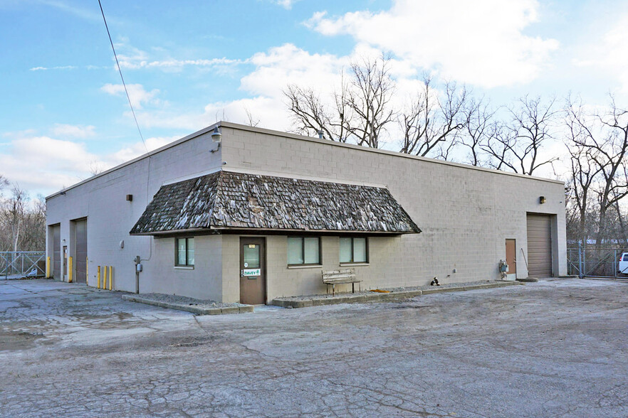 Primary Photo Of 747-751 Orchard Lake Rd, Pontiac Warehouse For Sale