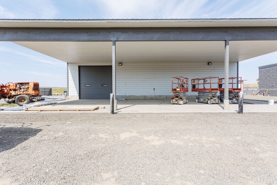 More Photos Of 1914 Dell Ave, Walla Walla Distribution For Lease