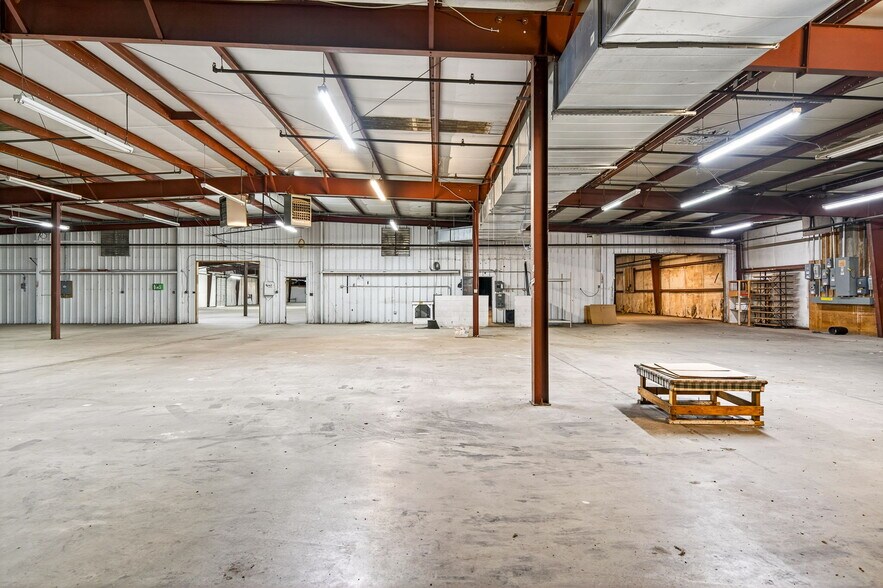 More Photos Of 167 Industrial Park Cir, Livingston Manufacturing For Sale