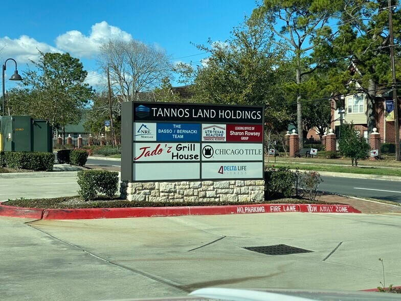 More Photos Of 804 S Friendswood Dr, Friendswood Office For Lease