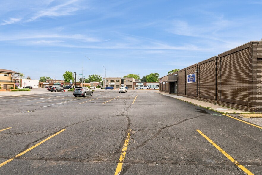 More Photos Of 3900 W 95th St, Evergreen Park Office For Lease