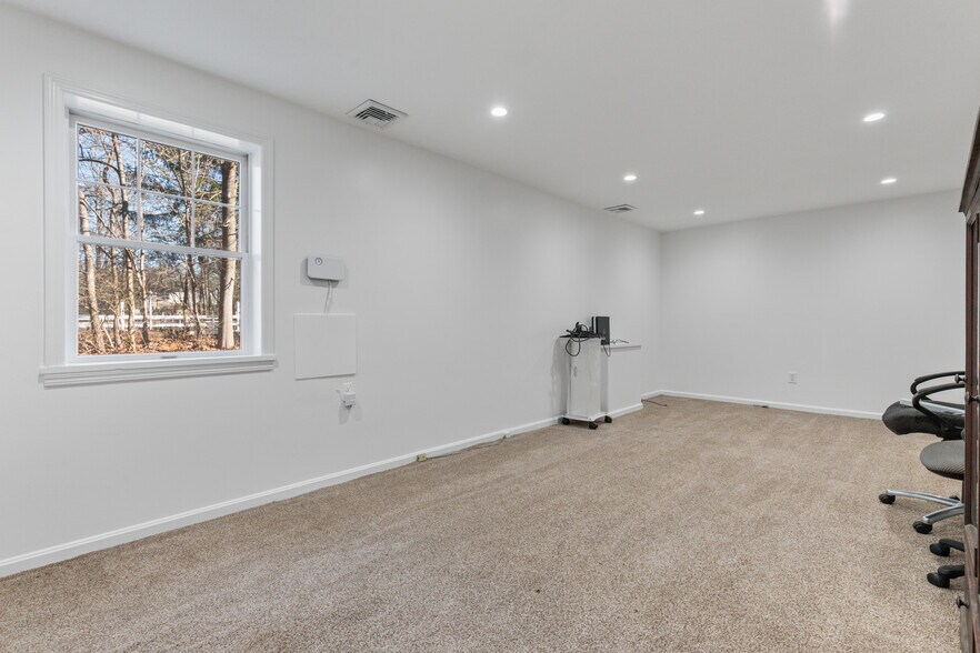More Photos Of 593 Ramapo Valley Rd, Oakland Medical For Lease