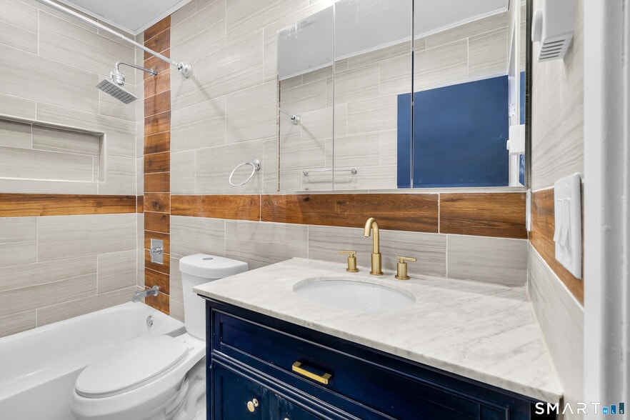 More Photos Of 5 Brookside Ln, Woodstock Apartments For Sale