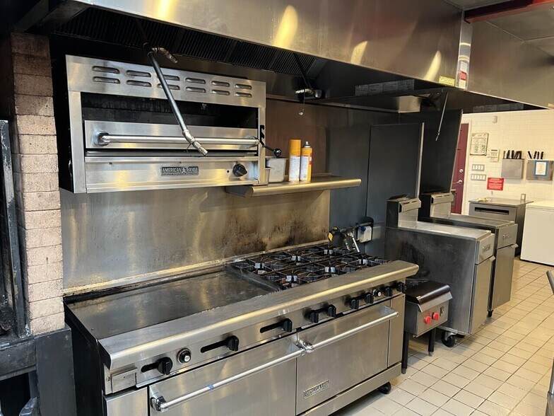 More Photos Of 281 Fernbridge Dr, Fortuna Restaurant For Sale