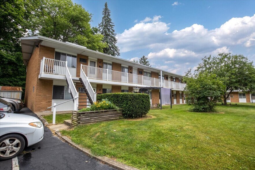 More Photos Of 2615 Ellet Ave, Akron Apartments For Sale